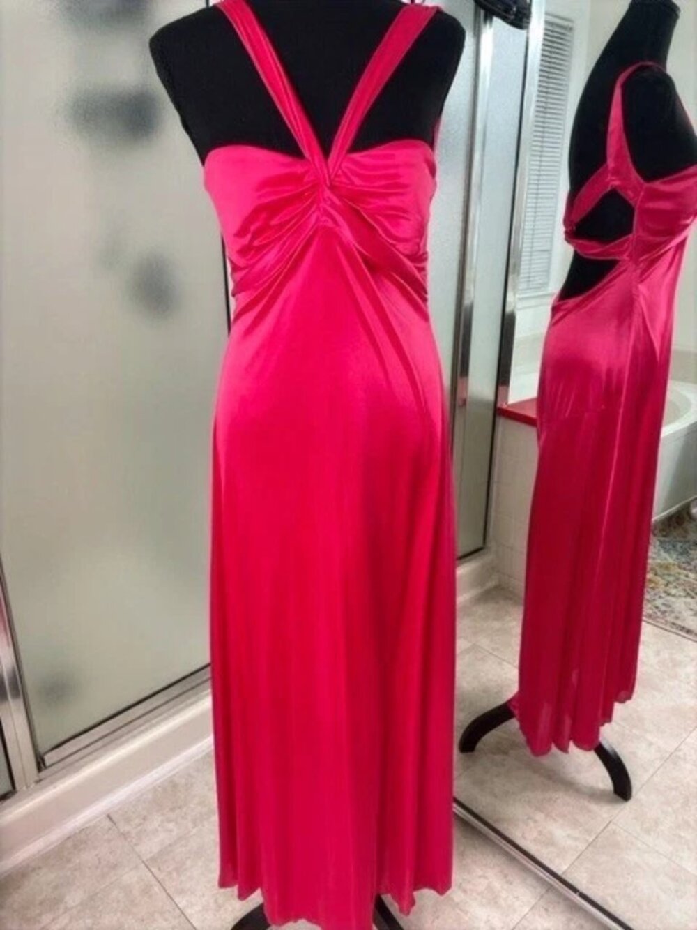 B. Darlin Gown -Size M